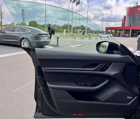 Porsche Taycan 2021 - фото 19