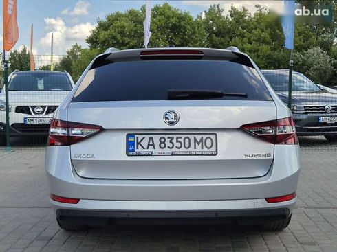 Skoda Superb 2019 - фото 16