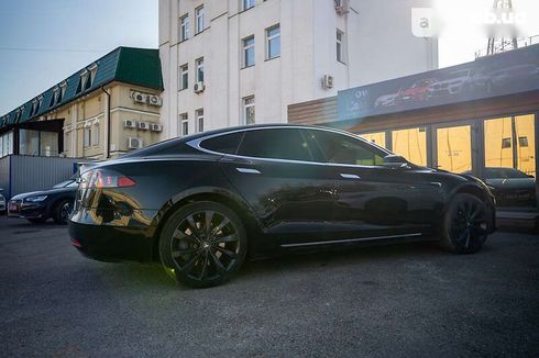 Tesla Model S 2017 - фото 18