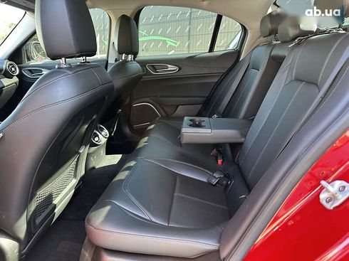 Alfa Romeo Giulia 2020 - фото 16