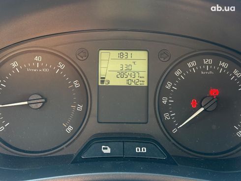 Skoda Fabia 2013 белый - фото 17