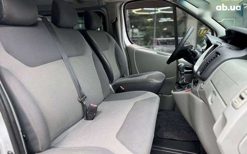 Renault Trafic 2012 - фото 14