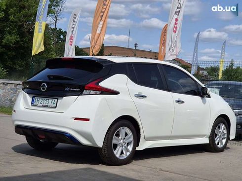 Nissan Leaf 2022 - фото 13