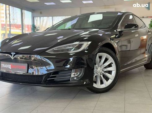 Tesla Model S 2018 - фото 12