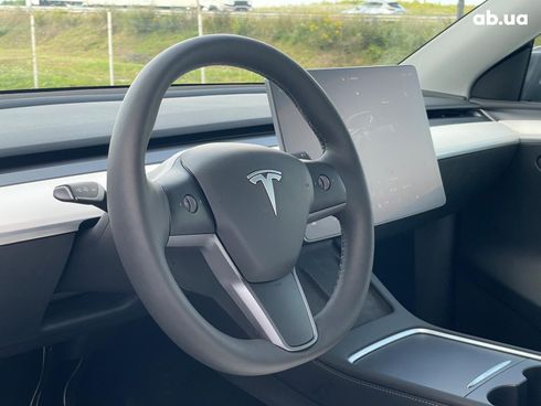 Tesla Model Y 2023 серый - фото 16