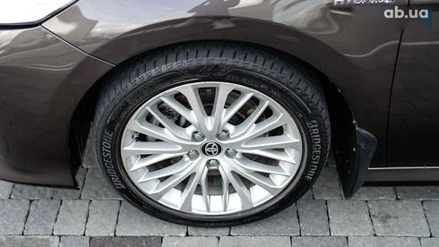 Toyota Camry 2020 - фото 11