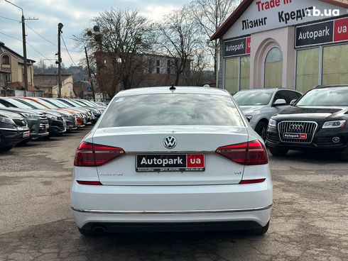 Volkswagen Passat 2016 белый - фото 10