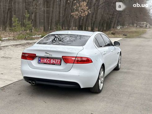 Jaguar XE 2016 - фото 12