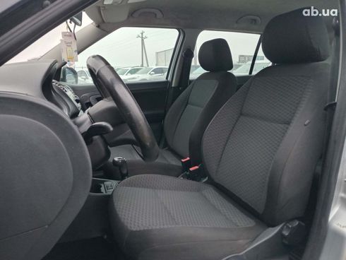 Skoda Fabia 2011 серый - фото 9