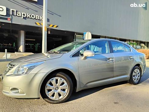 Toyota Avensis 2011 - фото 9