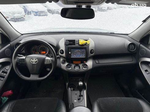 Toyota RAV4 2012 серый - фото 35