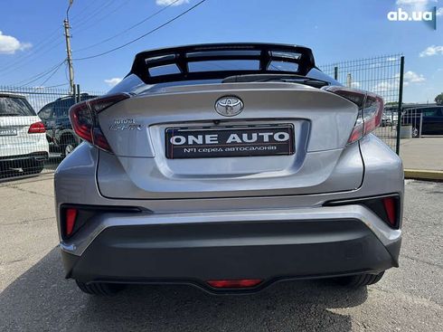 Toyota C-HR 2017 - фото 7