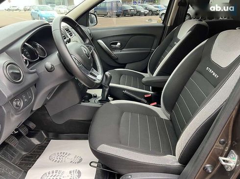 Renault Sandero 2019 - фото 9