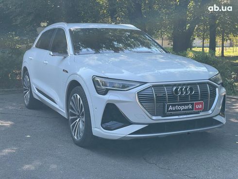Audi E-Tron 2020 белый - фото 3