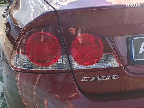 Honda Civic 2008 красный - фото 9