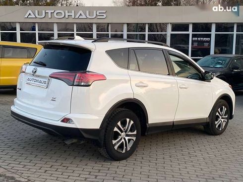 Toyota RAV4 2017 - фото 8