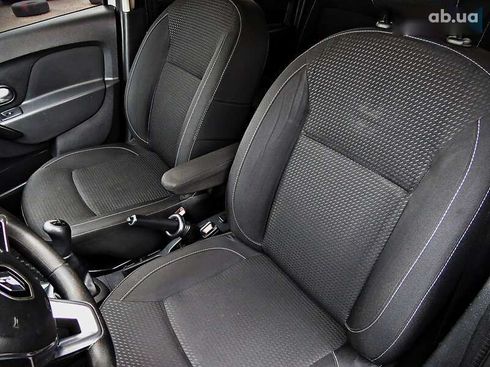 Renault Logan 2017 - фото 7
