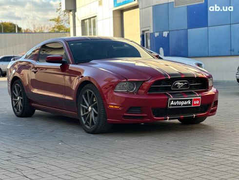 Ford Mustang 2013 красный - фото 3