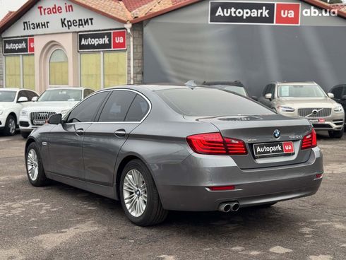 BMW 5 серия 2015 серый - фото 9