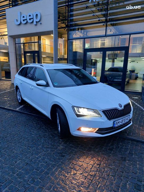 Skoda Superb 2016 белый - фото 15