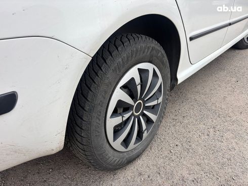 Skoda Fabia 2006 белый - фото 19