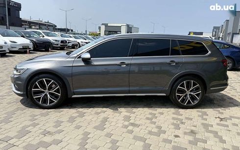 Volkswagen passat alltrack 2017 - фото 4