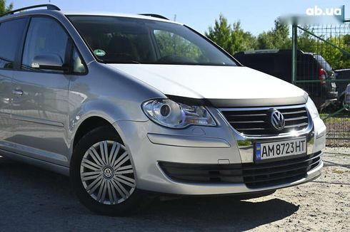 Volkswagen Touran 2009 - фото 4