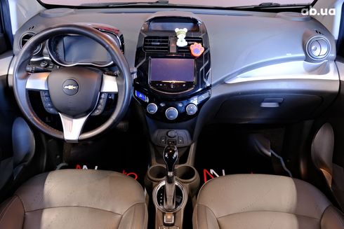 Chevrolet Spark EV 2015 серый - фото 7