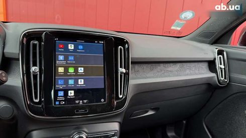 Volvo XC40 2022 - фото 30