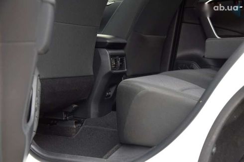 Toyota RAV4 2020 - фото 30