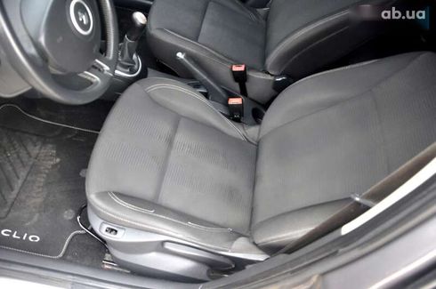 Renault Clio 2011 - фото 19