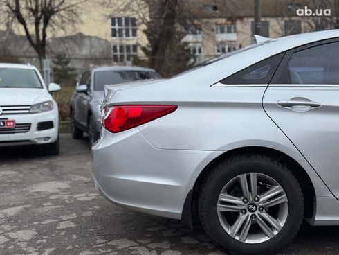 Hyundai Sonata 2013 серый - фото 6