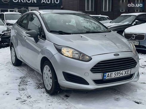 Ford Fiesta 2016 - фото 6
