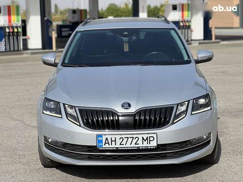 Skoda Octavia 2018 - фото 12