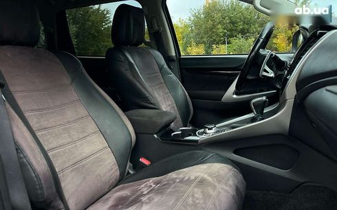 Mitsubishi Pajero Sport 2017 - фото 17