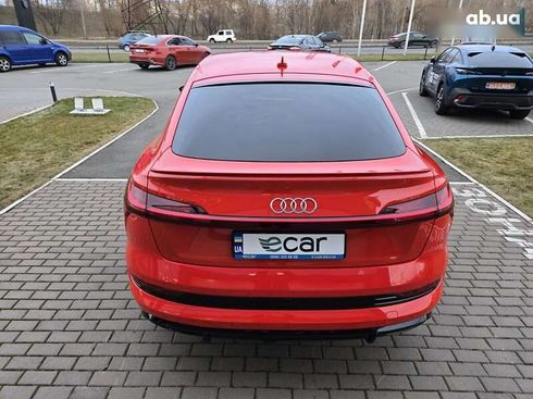 Audi E-Tron 2021 - фото 18