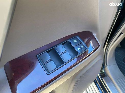 Lexus GX 2017 - фото 12