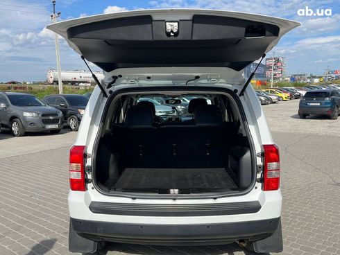 Jeep Patriot 2014 белый - фото 25