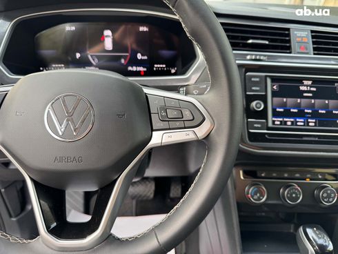 Volkswagen Tiguan 2023 серый - фото 25