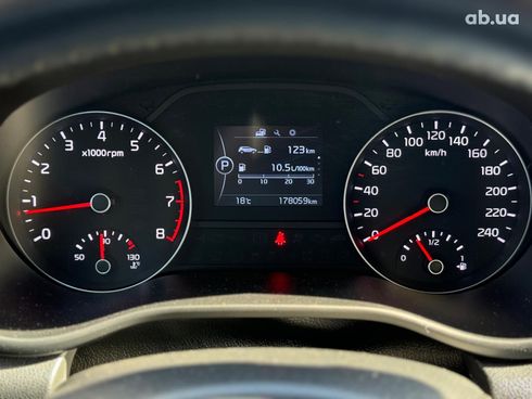 Kia Sportage 2016 бежевый - фото 32
