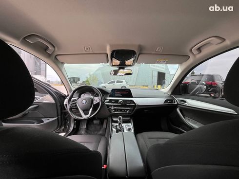 BMW 5 серия 2020 серый - фото 16