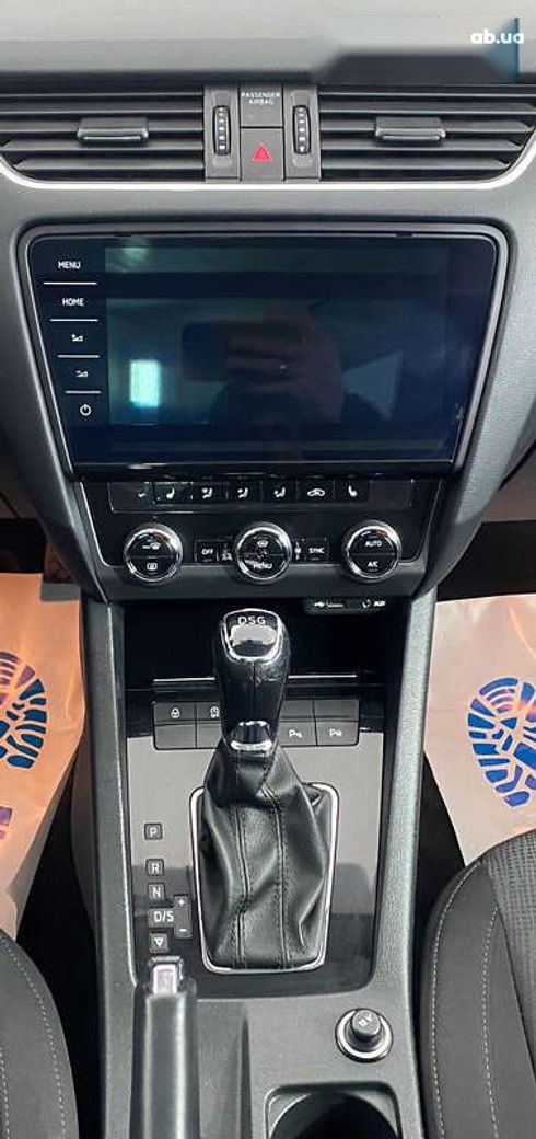 Skoda Octavia 2017 - фото 20