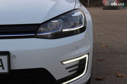 Volkswagen e-Golf 2020 - фото 22
