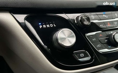 Chrysler Pacifica 2017 - фото 18