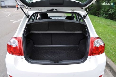 Toyota Auris 2011 - фото 20