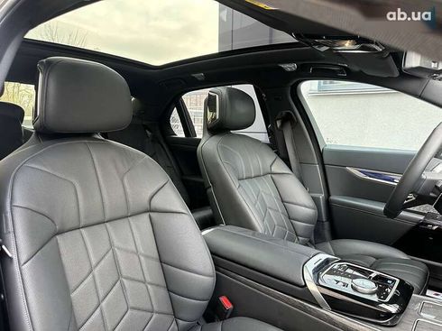 BMW i7 2023 - фото 16
