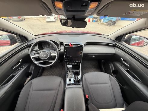 Hyundai Tucson 2023 красный - фото 18
