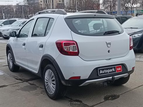 Dacia Sandero Stepway 2014 белый - фото 4