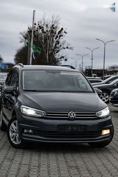 Volkswagen Touran 2020 - фото 11