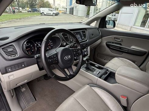 Kia Sedona 2017 - фото 15